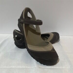 Teva Women's Brown/Beige Mary Jane's Adjustable size 6.5